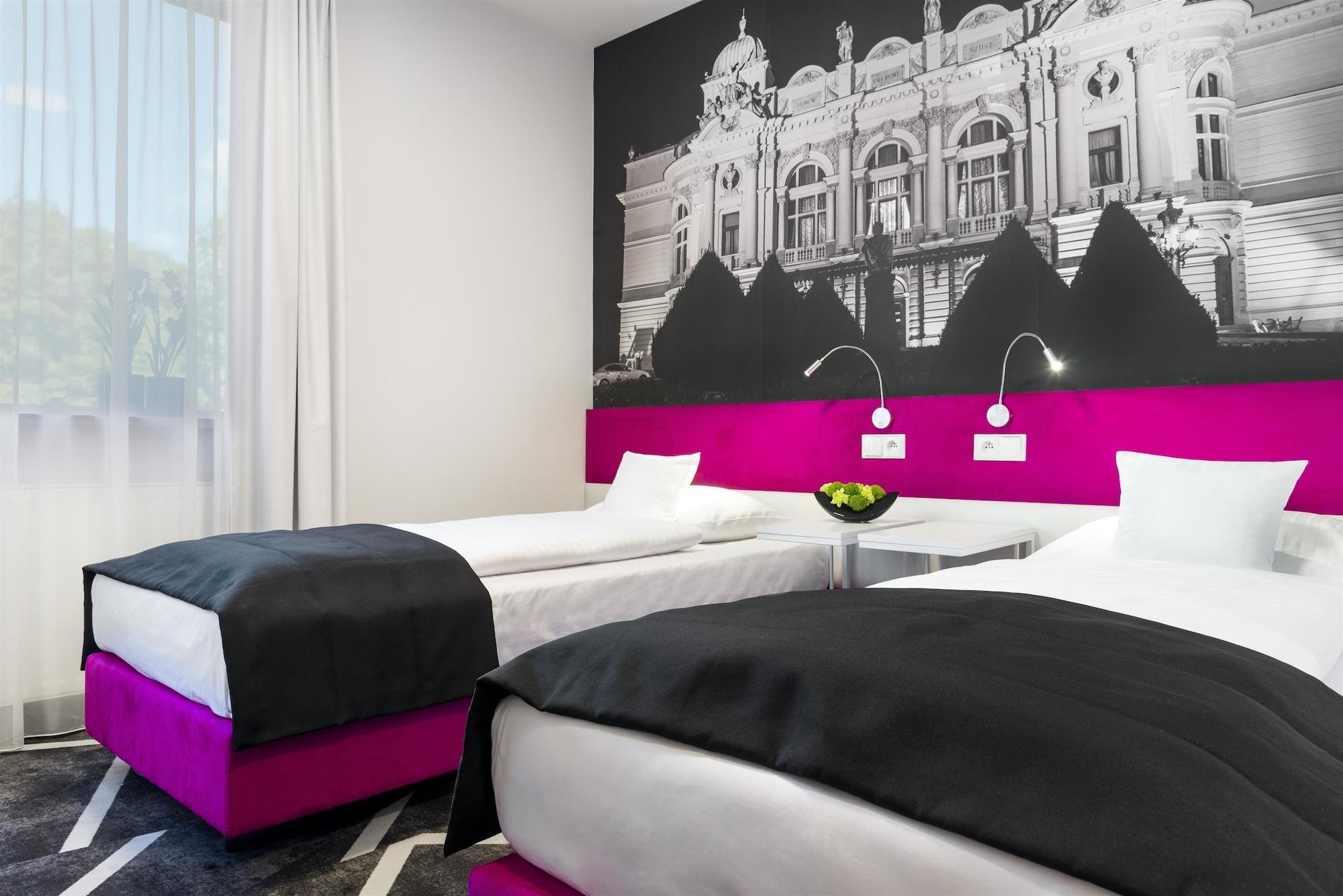 Best Western Plus Krakow Old Town Exterior photo